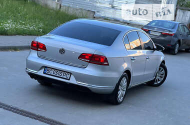 Седан Volkswagen Passat 2011 в Львові