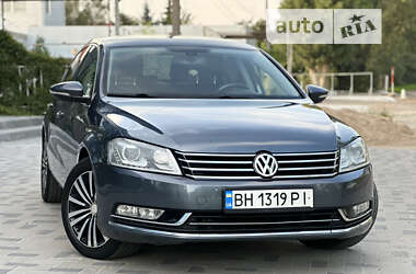 Седан Volkswagen Passat 2011 в Одесі