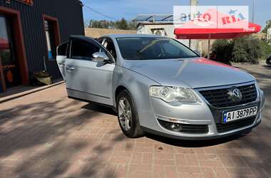 Седан Volkswagen Passat 2010 в Киеве