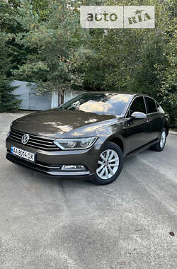 Седан Volkswagen Passat 2015 в Львове