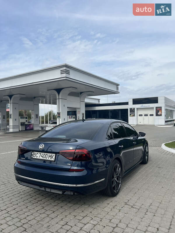 Седан Volkswagen Passat 2018 в Мостиске