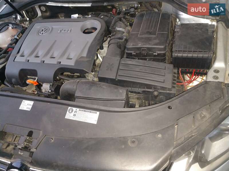 Універсал Volkswagen Passat 2012 в Києві