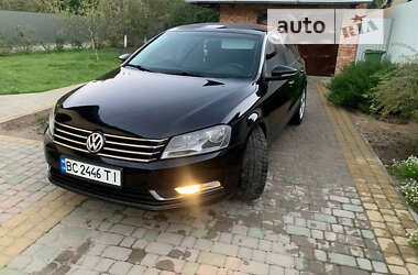 Седан Volkswagen Passat 2014 в Львові