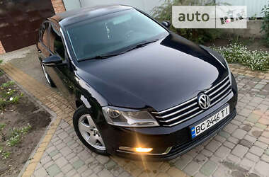 Седан Volkswagen Passat 2014 в Львові