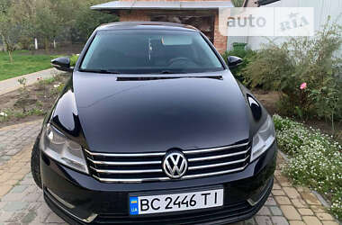 Седан Volkswagen Passat 2014 в Львові