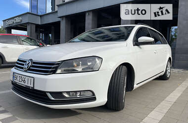 Універсал Volkswagen Passat 2011 в Рівному