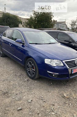 Седан Volkswagen Passat 2005 в Луцьку