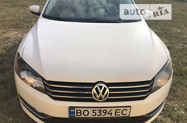 Седан Volkswagen Passat 2012 в Івано-Франківську