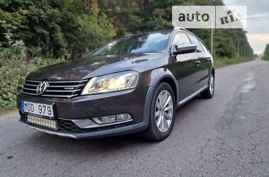 Універсал Volkswagen Passat 2013 в Радивиліві