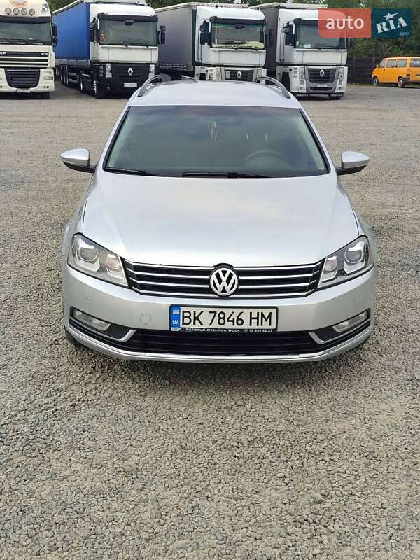Универсал Volkswagen Passat 2012 в 