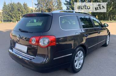 Универсал Volkswagen Passat 2008 в Ровно