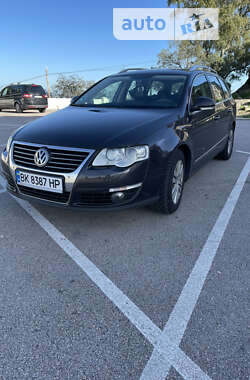 Універсал Volkswagen Passat 2010 в Володимирці