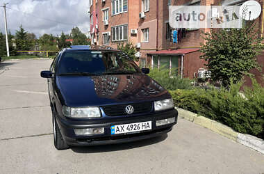 Седан Volkswagen Passat 1996 в Черноморске