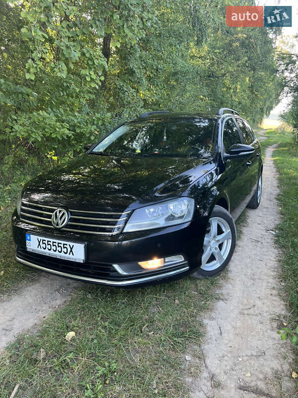 Універсал Volkswagen Passat 2011 в Тернополі