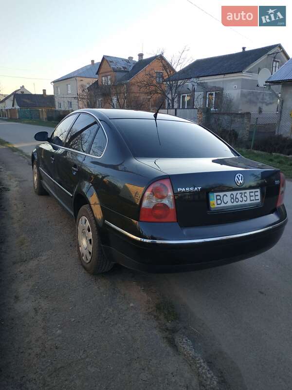 Седан Volkswagen Passat 2004 в Львове