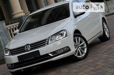 Седан Volkswagen Passat 2014 в Одесі