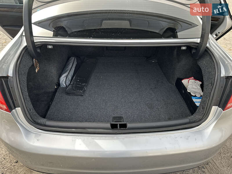 Седан Volkswagen Passat 2014 в Полтаве