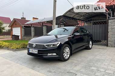 Седан Volkswagen Passat 2016 в Киеве