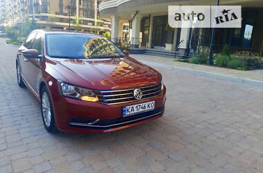 Седан Volkswagen Passat 2017 в Киеве