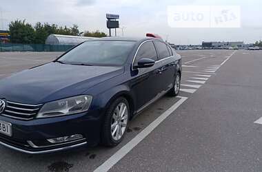 Седан Volkswagen Passat 2012 в Львове