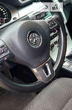 Універсал Volkswagen Passat 2013 в Конотопі