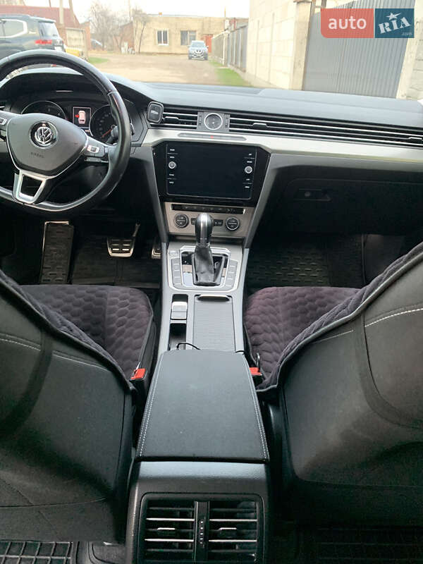 Универсал Volkswagen Passat 2016 в Жовкве