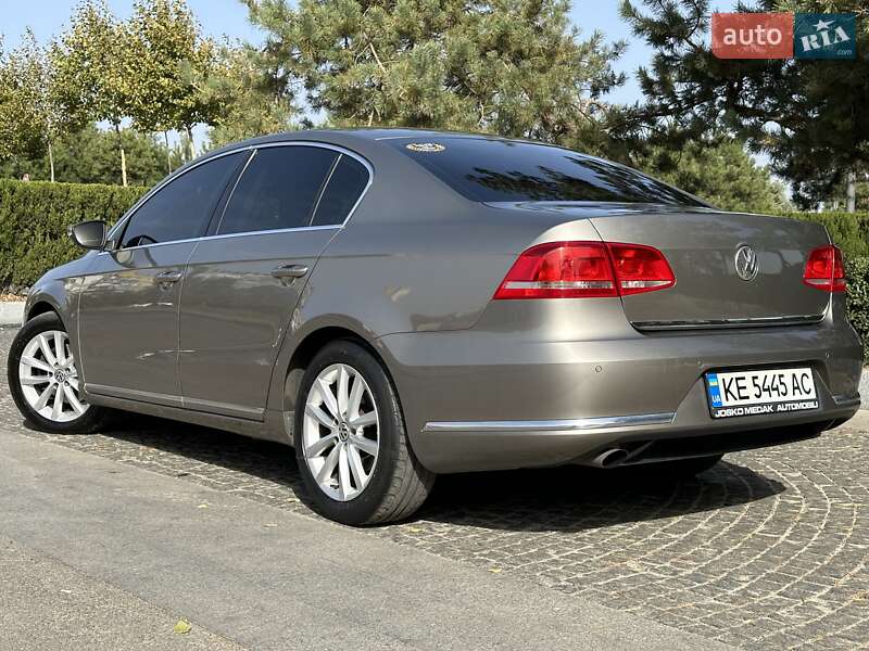 Седан Volkswagen Passat 2013 в Дніпрі