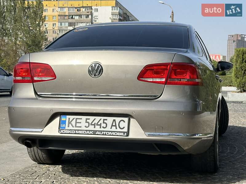 Седан Volkswagen Passat 2013 в Дніпрі