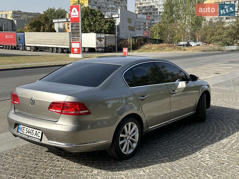Седан Volkswagen Passat 2013 в Дніпрі