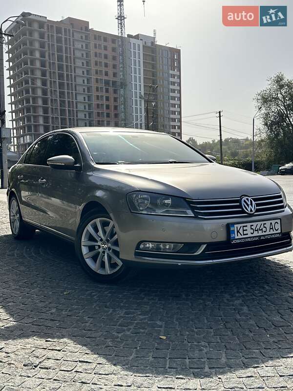 Седан Volkswagen Passat 2013 в Дніпрі