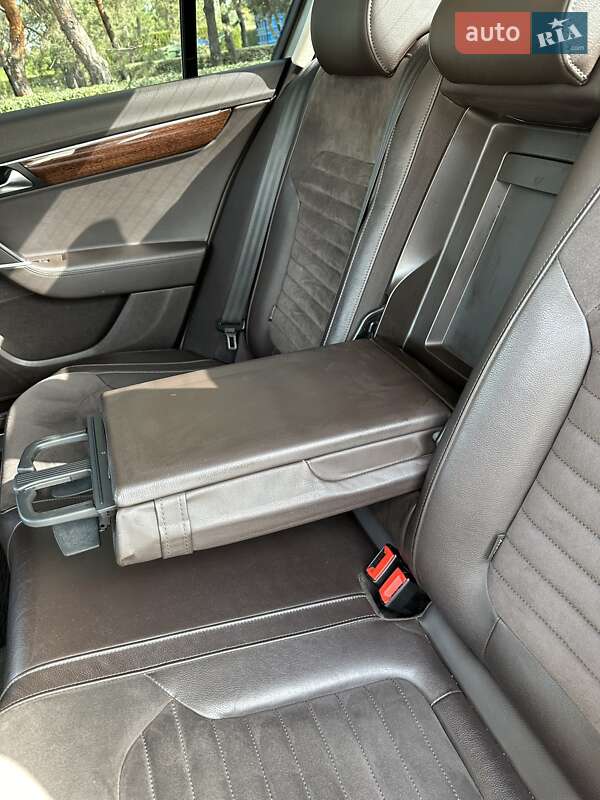 Седан Volkswagen Passat 2013 в Дніпрі