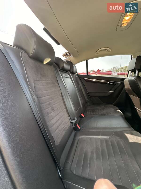 Седан Volkswagen Passat 2013 в Дніпрі