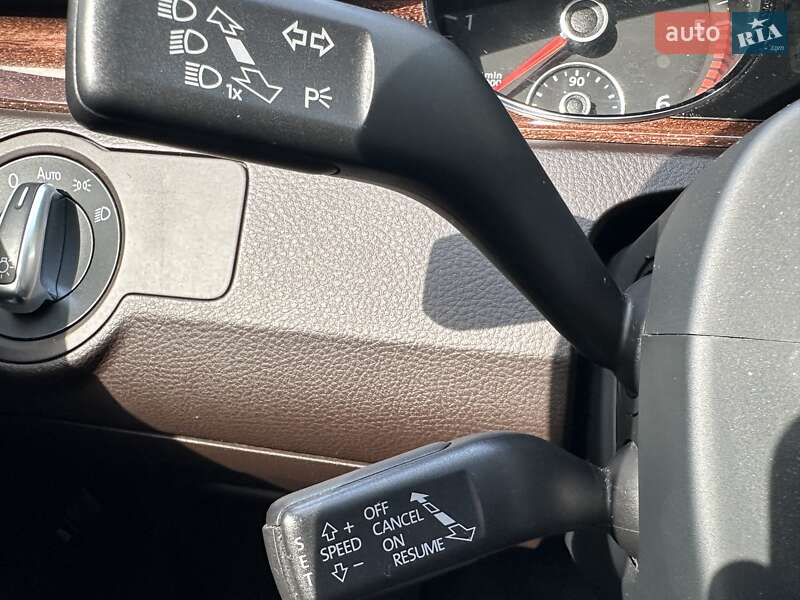 Седан Volkswagen Passat 2013 в Дніпрі