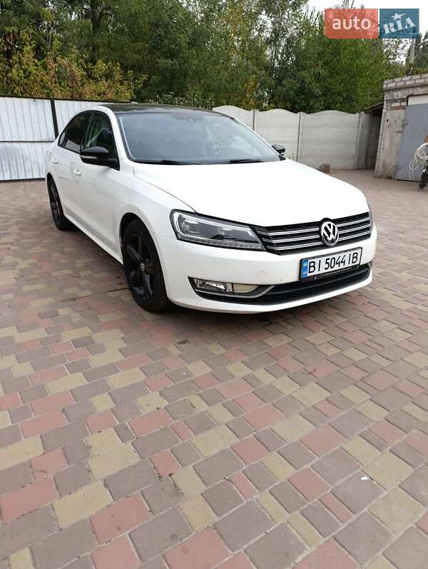 Седан Volkswagen Passat 2013 в Кременчуці