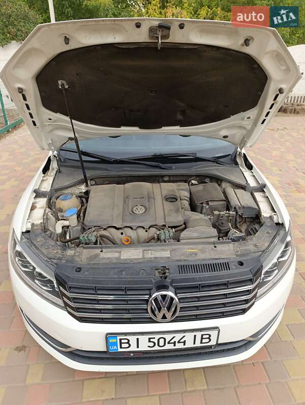 Седан Volkswagen Passat 2013 в Кременчуці