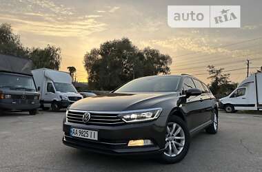 Універсал Volkswagen Passat 2015 в Києві