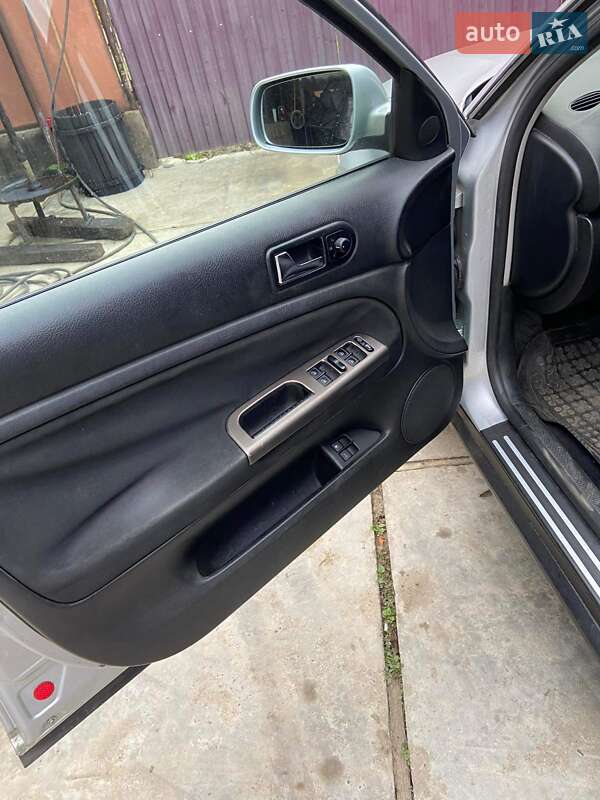 Универсал Volkswagen Passat 2002 в Виноградове