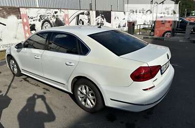 Седан Volkswagen Passat 2015 в Киеве