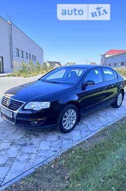 Седан Volkswagen Passat 2008 в Луцьку