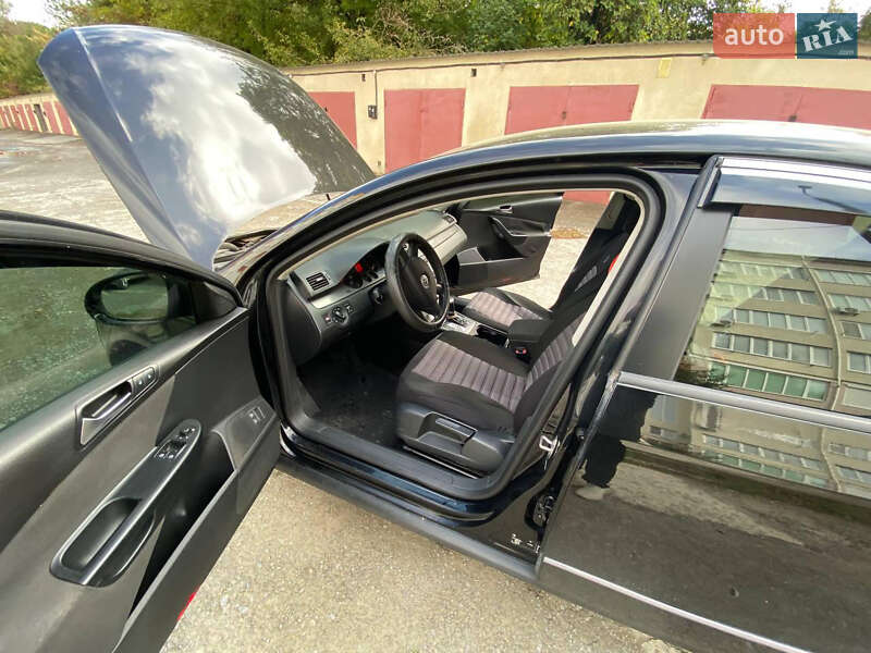 Седан Volkswagen Passat 2008 в Жовкві