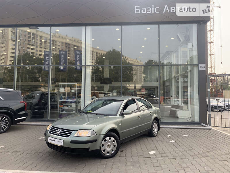 Седан Volkswagen Passat 2003 в Одесі