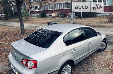 Седан Volkswagen Passat 2008 в Харькове