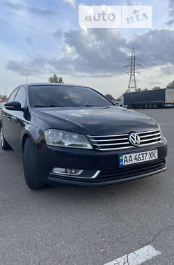 Седан Volkswagen Passat 2011 в Киеве