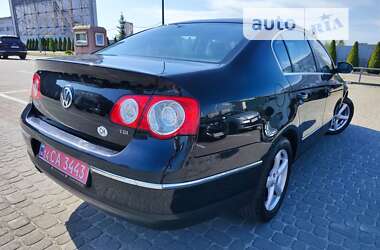 Седан Volkswagen Passat 2010 в Львове