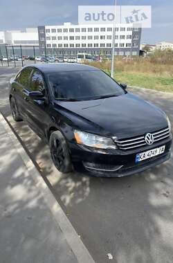 Седан Volkswagen Passat 2012 в Києві