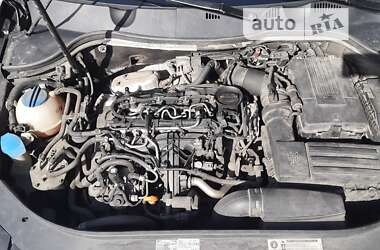 Універсал Volkswagen Passat 2013 в 