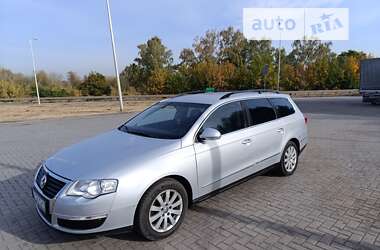 Універсал Volkswagen Passat 2005 в Харкові