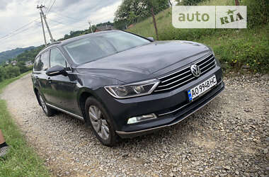 Універсал Volkswagen Passat 2012 в Тячеві