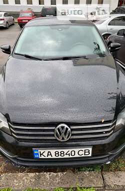 Седан Volkswagen Passat 2014 в Киеве