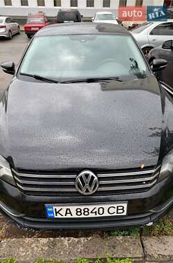 Седан Volkswagen Passat 2014 в Киеве